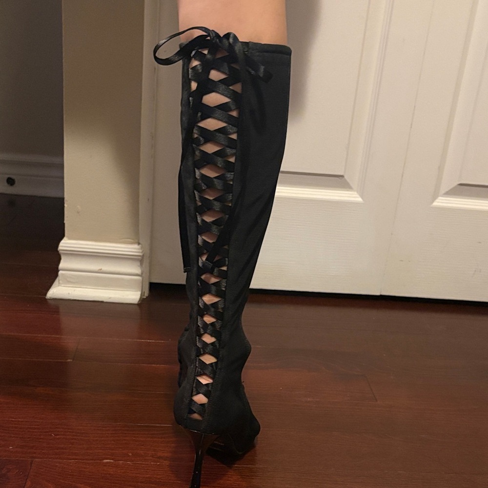 Spectacular Designer boots! Back lace side zip up black